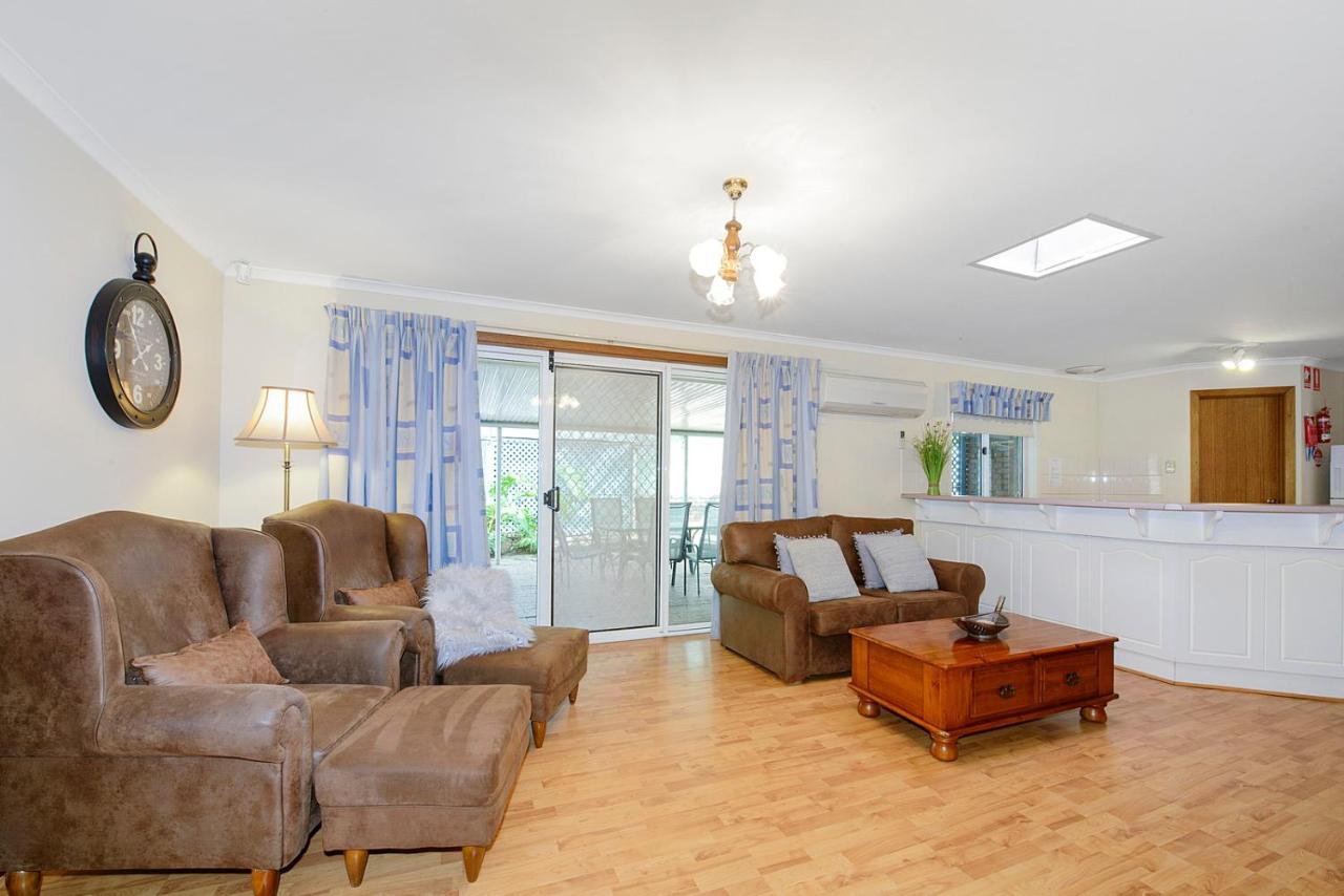 Moonta Bay Accommodation Port Moonta Esterno foto